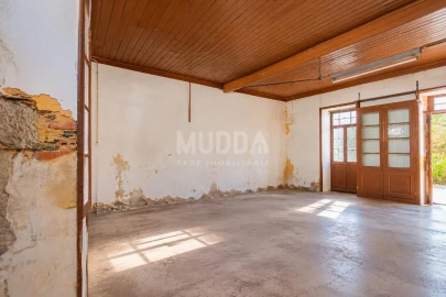 Loja para Venda em Angeja