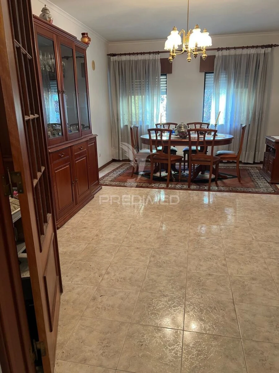 Apartamento T2 para Venda em Águas Livres Foto 2