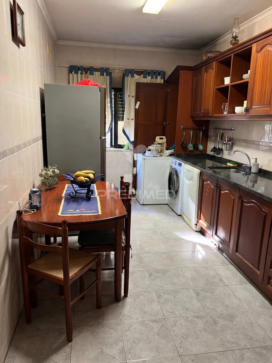 Apartamento T2 para Venda em Águas Livres Foto 8