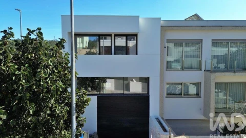 Moradia T3 para Venda em Fânzeres e São Pedro da Cova