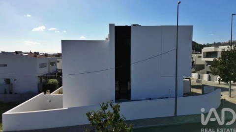Moradia T3 para Venda em Fânzeres e São Pedro da Cova