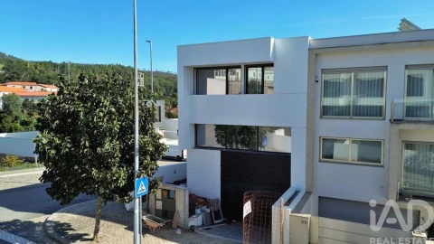 Moradia T3 para Venda em Fânzeres e São Pedro da Cova