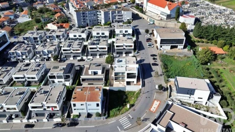 Moradia T3 para Venda em Fânzeres e São Pedro da Cova