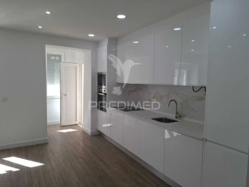 Apartamento T2 para Venda em Falagueira-Venda Nova