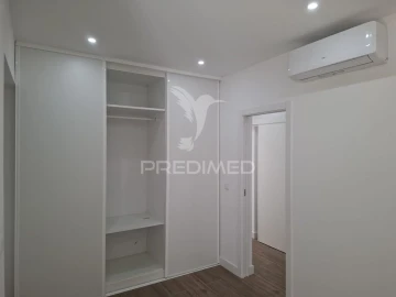 Apartamento T2 para Venda em Falagueira-Venda Nova