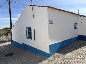 Moradia para Venda em São João dos Caldeireiros