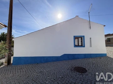 Moradia para Venda em São João dos Caldeireiros