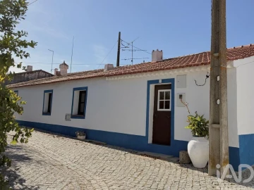 Moradia para Venda em São João dos Caldeireiros