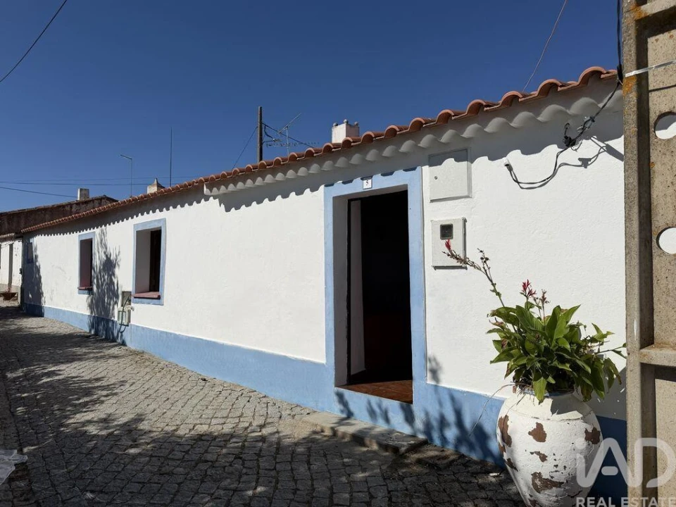 Moradia para Venda em São João dos Caldeireiros Foto 1