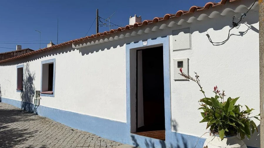 Moradia para Venda em São João dos Caldeireiros