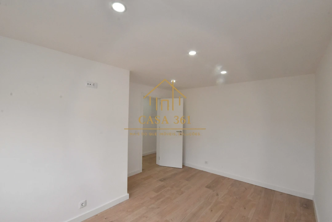 Apartamento T2 para Venda em Castanheira do Ribatejo e Cachoeiras Foto 19