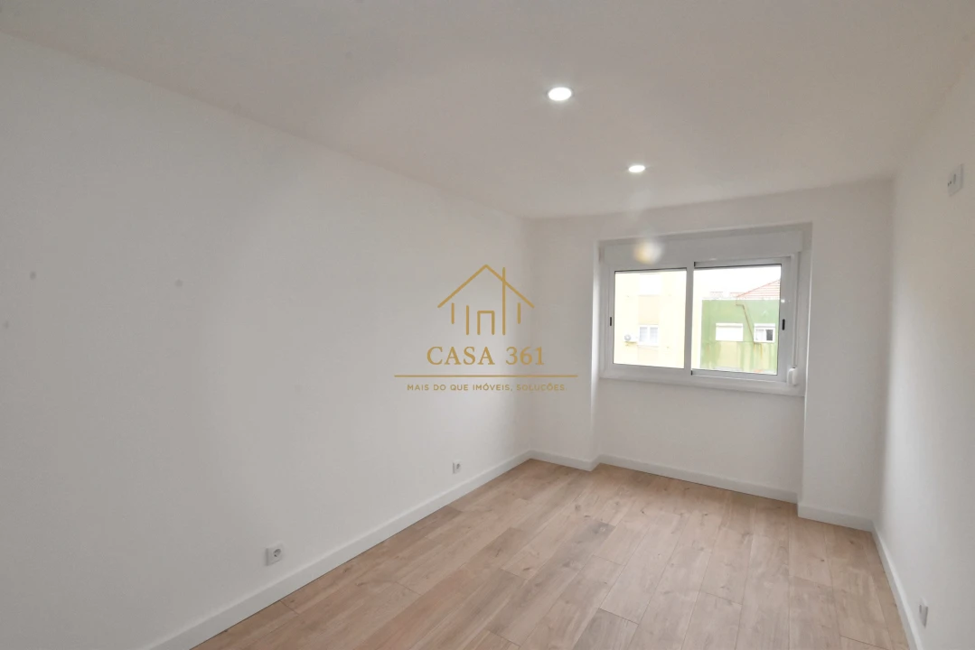 Apartamento T2 para Venda em Castanheira do Ribatejo e Cachoeiras Foto 17