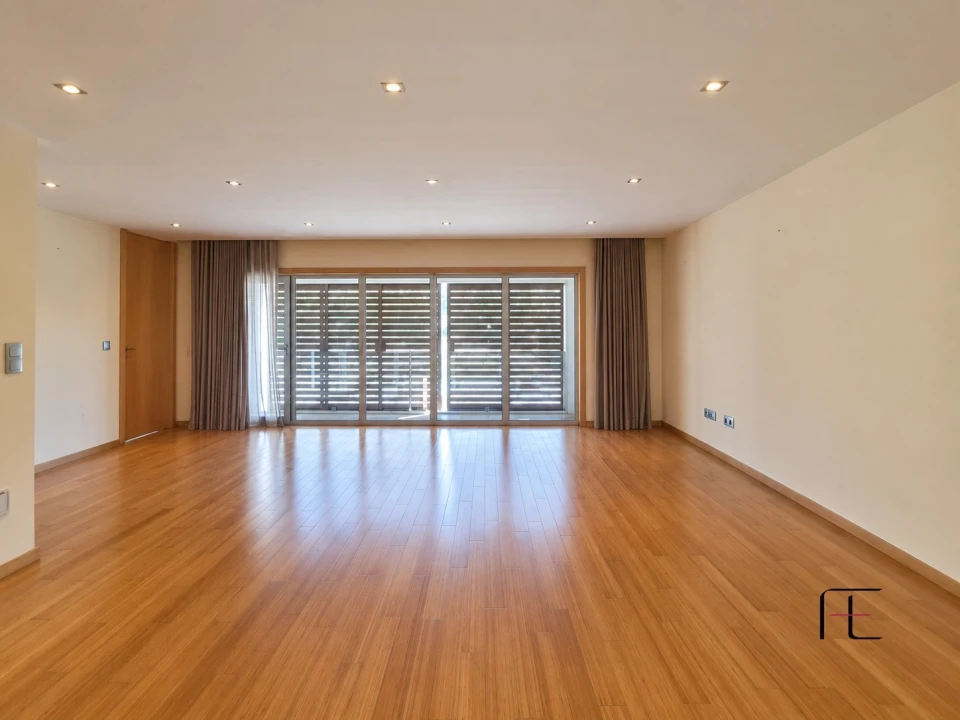 Apartamento T2 para Venda em Silvalde Foto 2