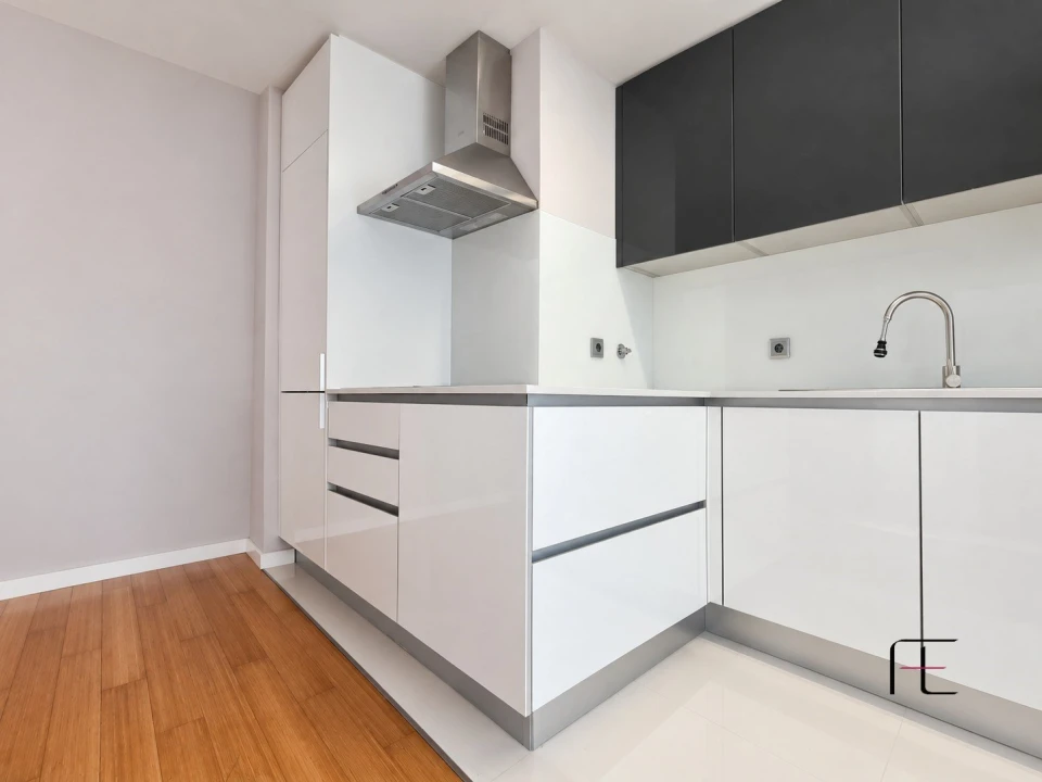 Apartamento T2 para Venda em Silvalde Foto 8