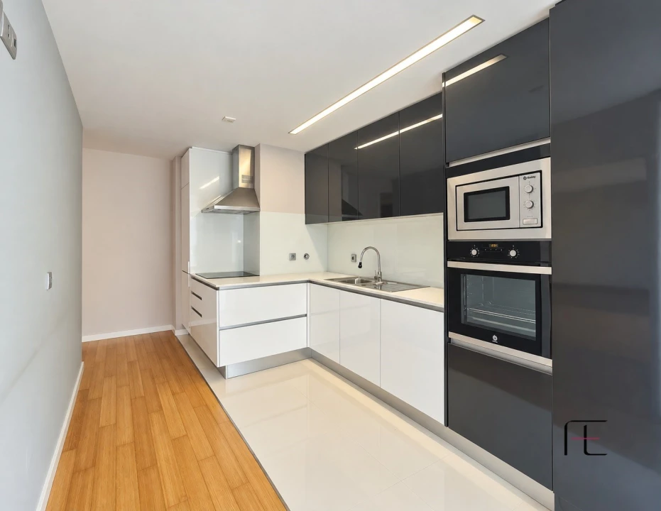 Apartamento T2 para Venda em Silvalde Foto 9
