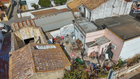 Moradia T7 para Venda em Ferreiras
