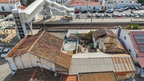 Moradia T7 para Venda em Ferreiras