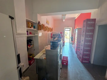 Moradia T7 para Venda em Ferreiras