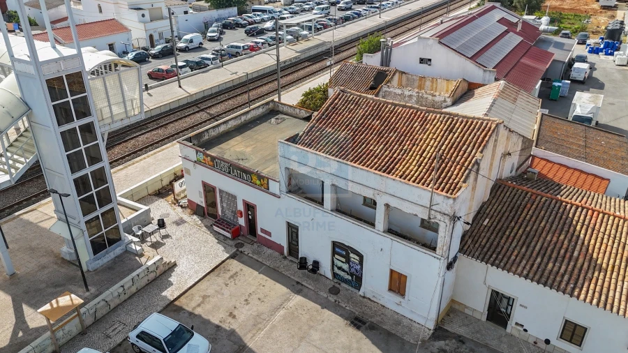 Moradia T7 para Venda em Ferreiras