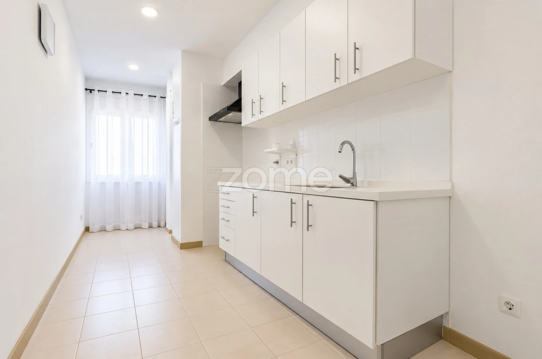 Apartamento T3 para Venda em Arrifes Foto 3