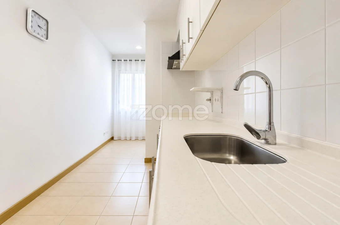 Apartamento T3 para Venda em Arrifes Foto 4