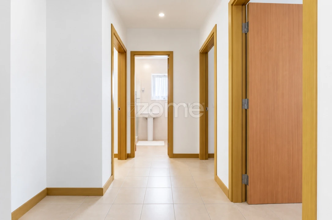 Apartamento T3 para Venda em Arrifes Foto 9