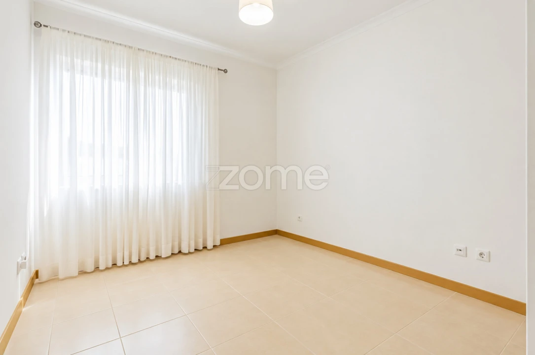 Apartamento T3 para Venda em Arrifes Foto 11