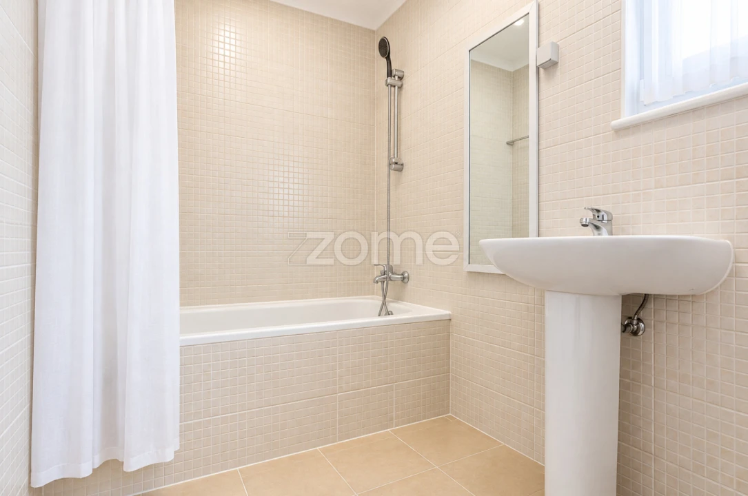 Apartamento T3 para Venda em Arrifes Foto 12
