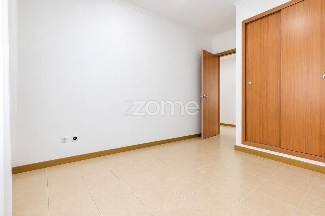 Apartamento T3 para Venda em Arrifes Foto 14