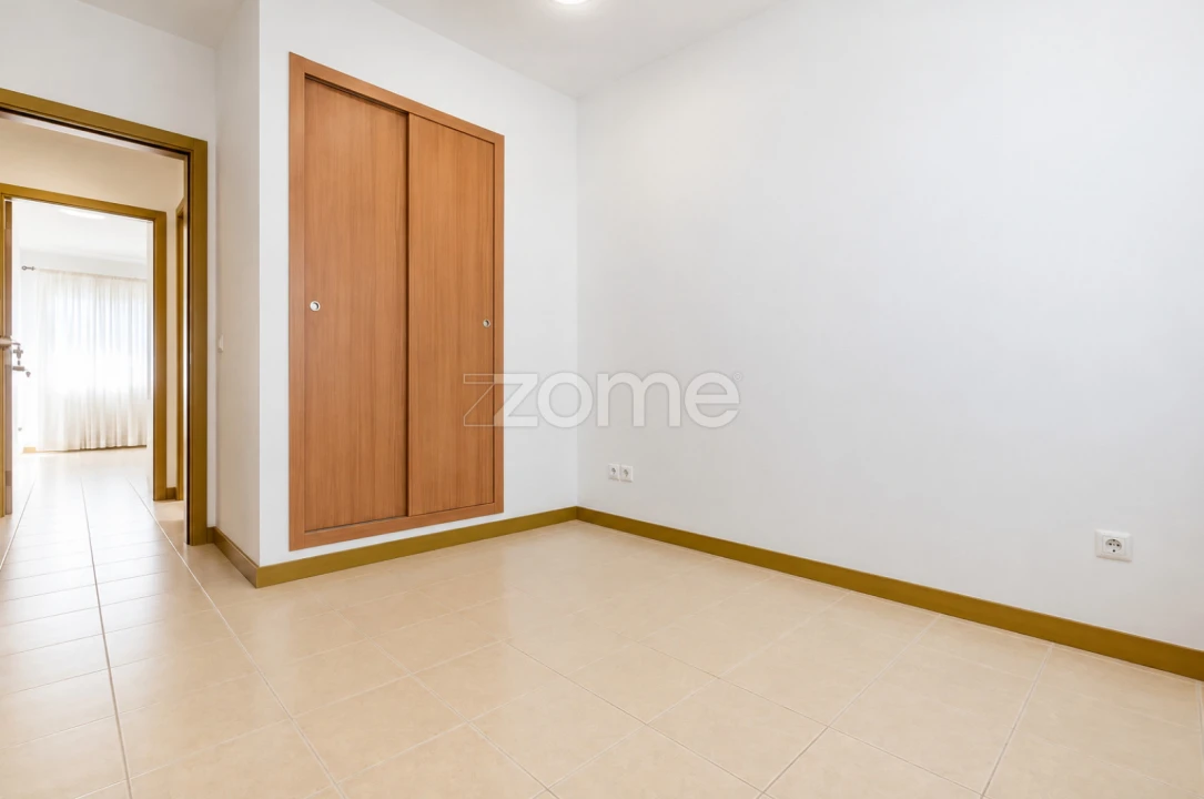 Apartamento T3 para Venda em Arrifes Foto 16