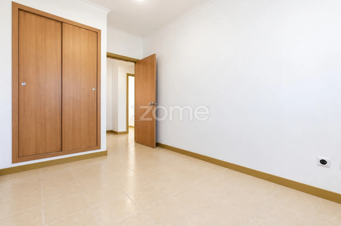 Apartamento T3 para Venda em Arrifes Foto 17