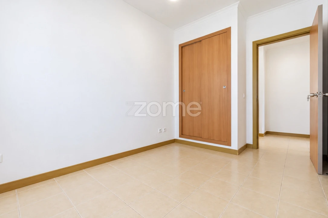 Apartamento T3 para Venda em Arrifes Foto 18