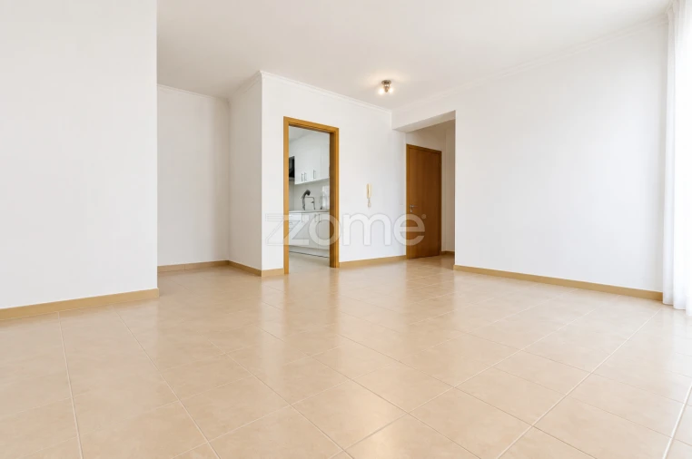 Apartamento T3 para Venda em Arrifes Foto 8