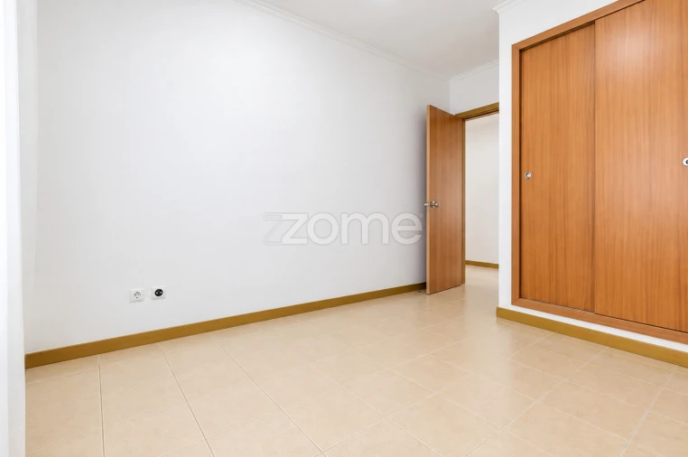 Apartamento T3 para Venda em Arrifes Foto 14