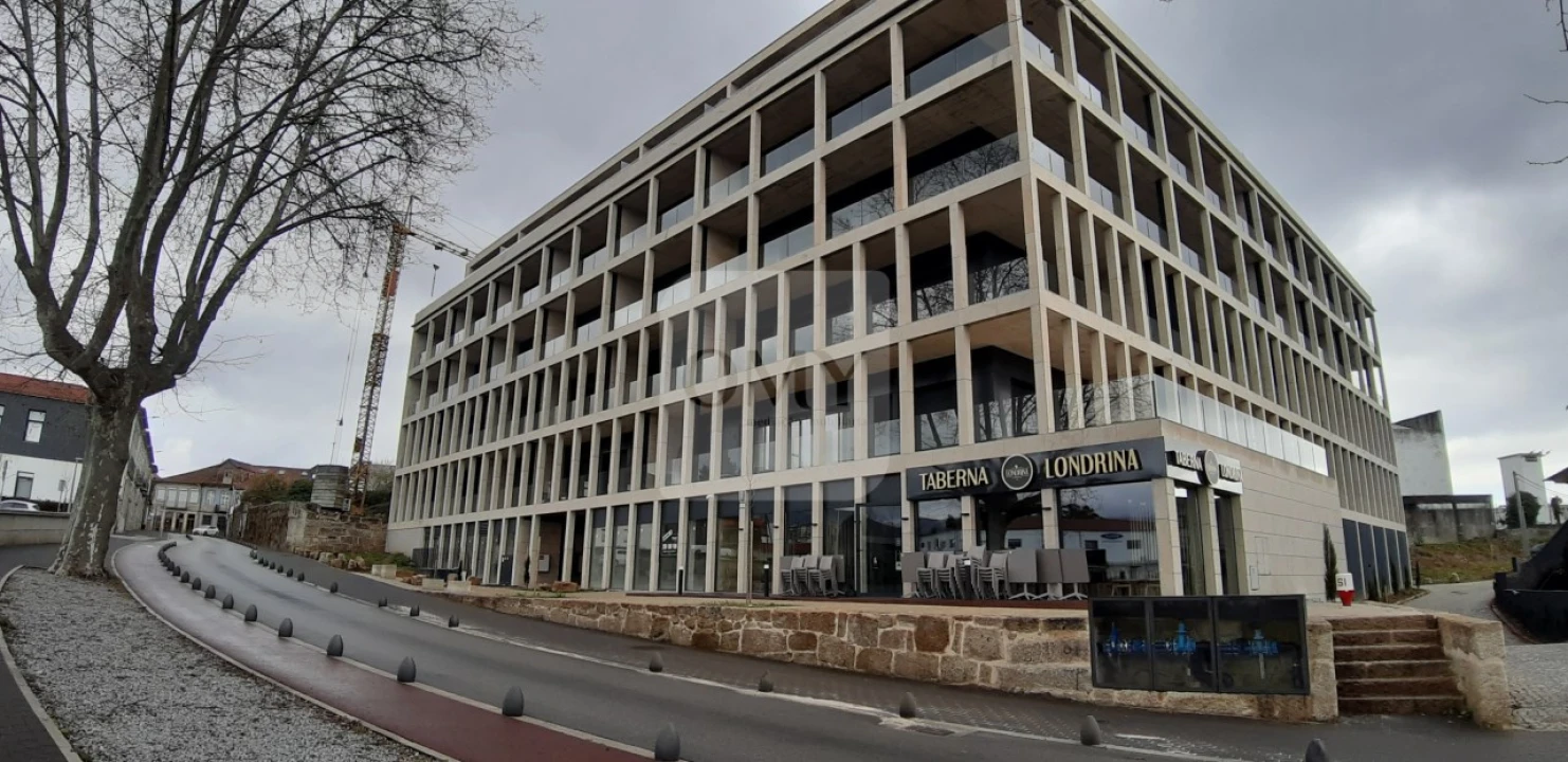 Apartamento T2 para Arrendamento em Nossa Senhora da Conceição, São Pedro e São Dinis Foto 1
