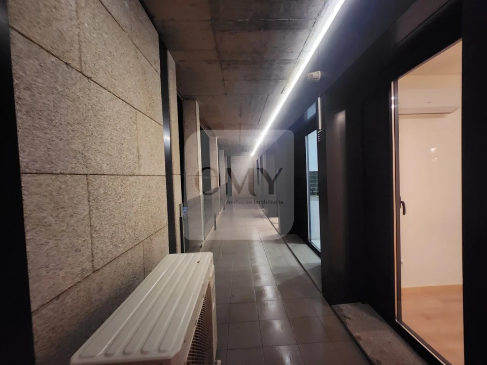 Apartamento T2 para Arrendamento em Nossa Senhora da Conceição, São Pedro e São Dinis Foto 2