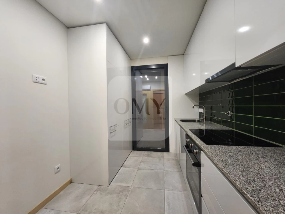 Apartamento T2 para Arrendamento em Nossa Senhora da Conceição, São Pedro e São Dinis Foto 5