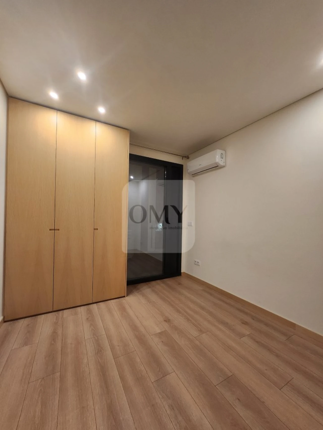 Apartamento T2 para Arrendamento em Nossa Senhora da Conceição, São Pedro e São Dinis Foto 11