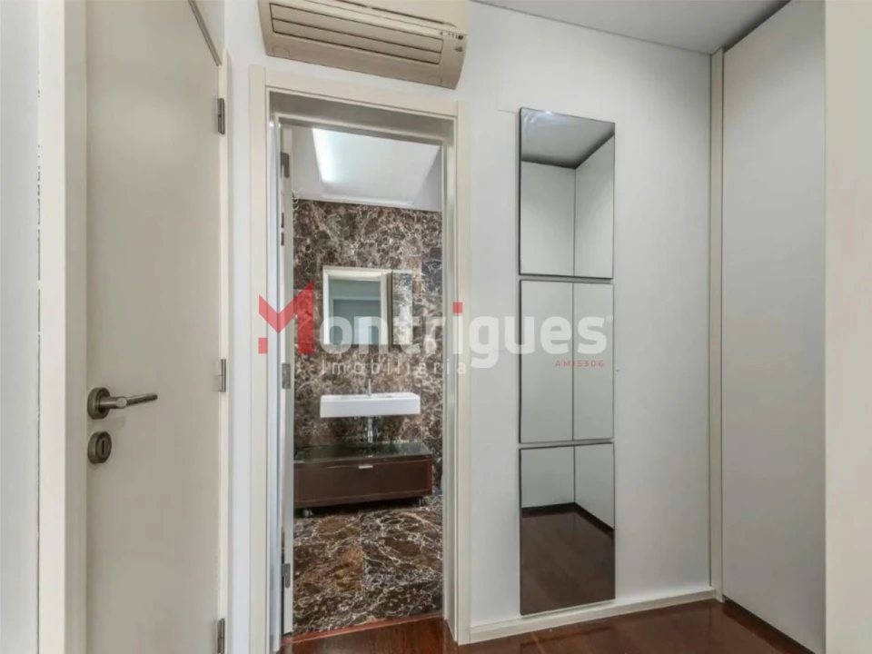 Apartamento T2 para Venda em Alvalade Foto 18