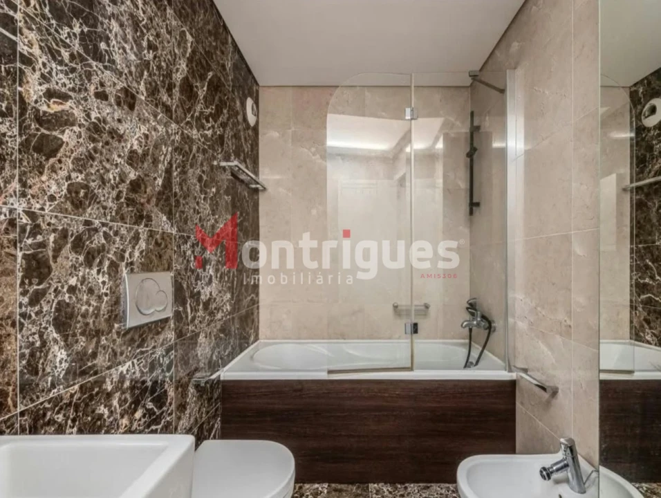 Apartamento T2 para Venda em Alvalade Foto 20
