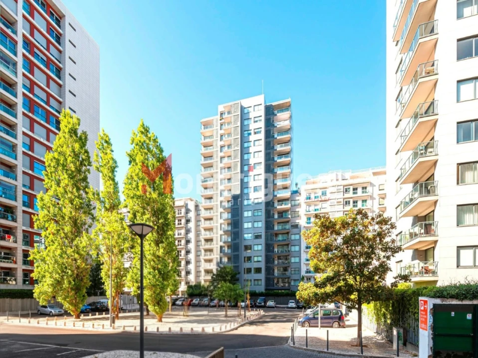 Apartamento T2 para Venda em Alvalade Foto 26
