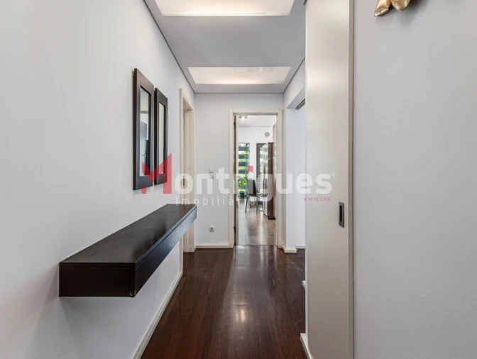 Apartamento T2 para Venda em Alvalade Foto 4