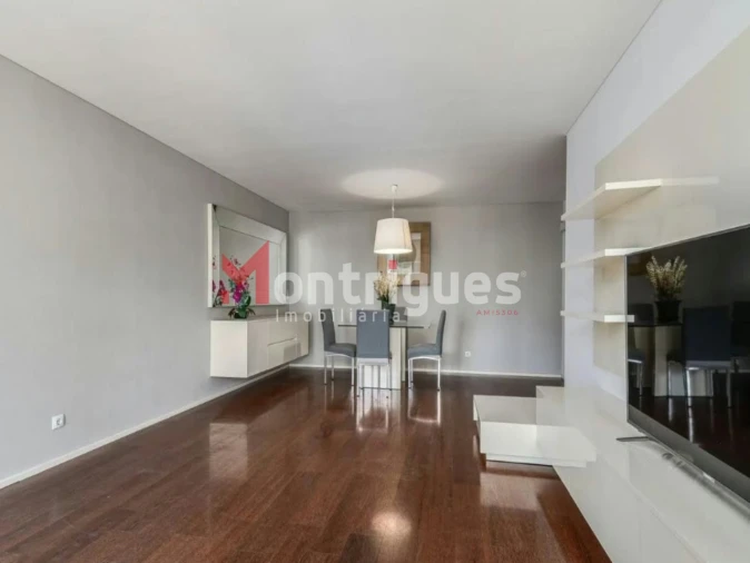 Apartamento T2 para Venda em Alvalade Foto 9