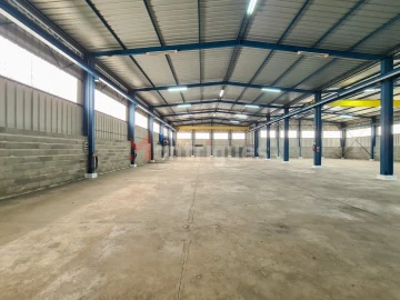 Armazém para Arrendamento em Alverca do Ribatejo e Sobralinho
