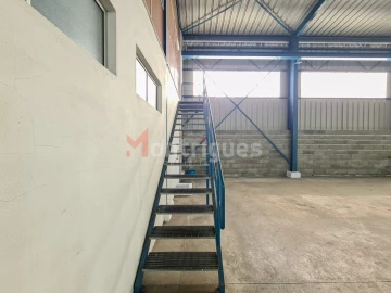 Armazém para Arrendamento em Alverca do Ribatejo e Sobralinho