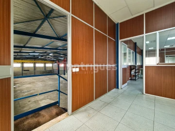 Armazém para Arrendamento em Alverca do Ribatejo e Sobralinho