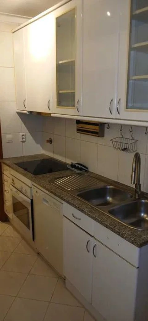 Apartamento T2 para Arrendamento em Lordelo do Ouro e Massarelos