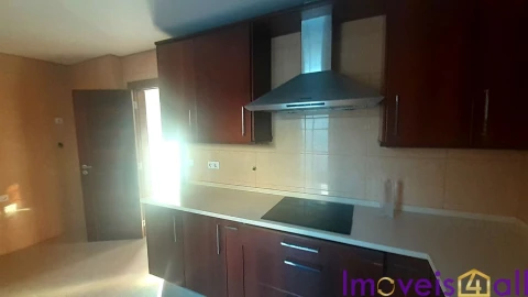 Moradia T4 para Venda em Alcabideche