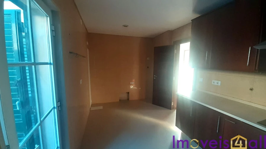 Moradia T4 para Venda em Alcabideche Foto 7