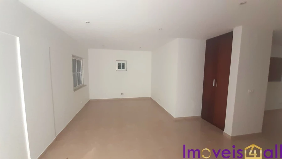 Moradia T4 para Venda em Alcabideche Foto 9